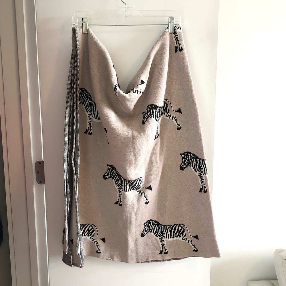 City Chic Graphic Zebras Cream Throw Blanket